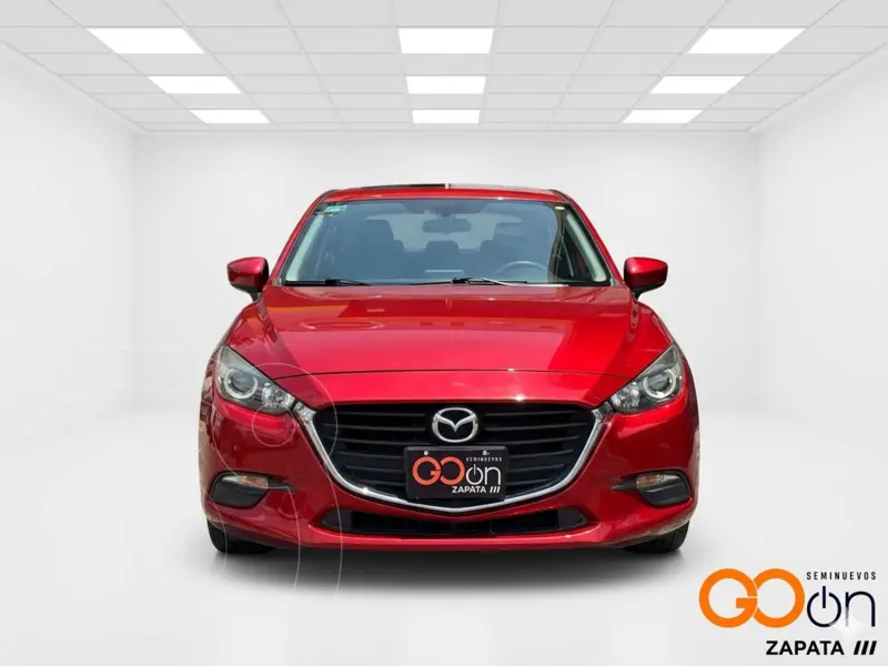 Foto Mazda 3 Hatchback I usado (2017) color MAROJO  BRILLANTE precio $215,000
