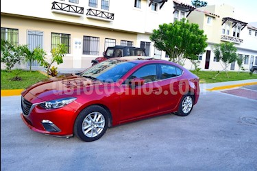 Mazda 3 Sedan i usado (2015) color Rojo precio $195,000