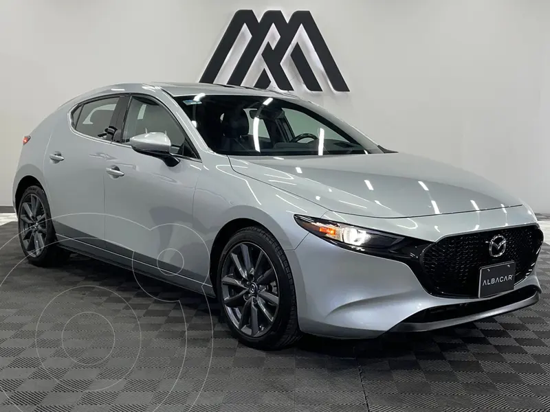 Foto Mazda 3 Sedan i Grand Touring Aut usado (2023) color plateado precio $387,999
