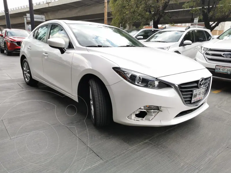 Foto Mazda 3 Sedan i Touring usado (2015) color Blanco financiado en mensualidades(enganche $60,000 mensualidades desde $10,307)