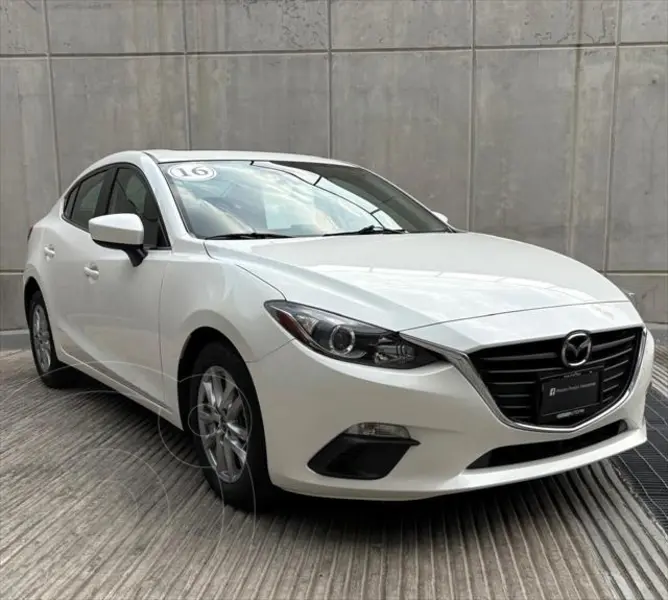 Foto Mazda 3 Sedan i Touring Aut usado (2016) color Blanco precio $260,000