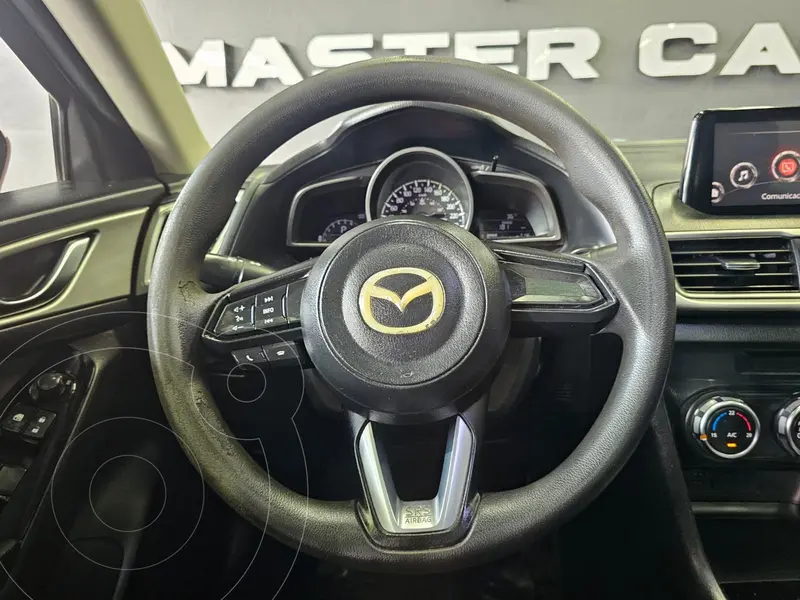 mazda 3-sedan
