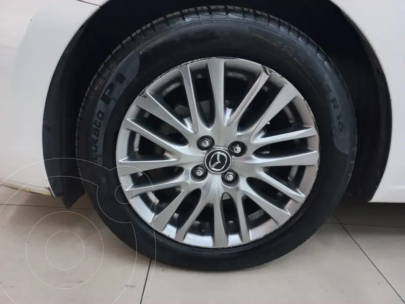 mazda 3-sedan