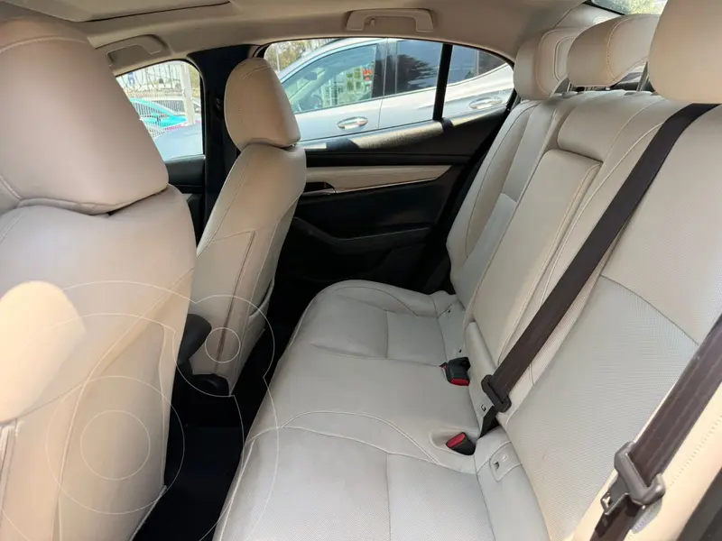 mazda 3-sedan