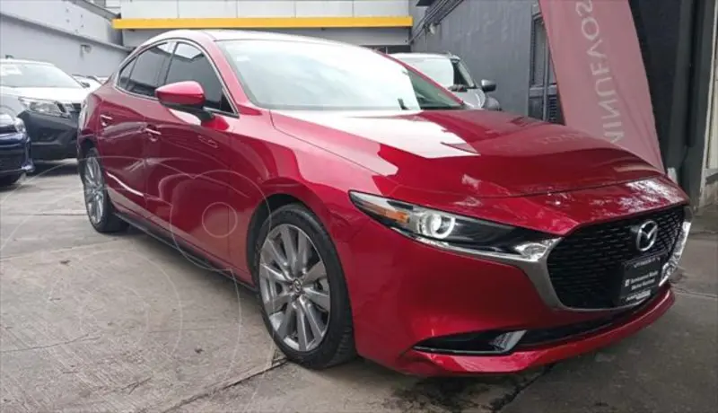 Foto Mazda 3 Sedan i Grand Touring Aut usado (2023) color Rojo financiado en mensualidades(enganche $85,320 mensualidades desde $9,856)