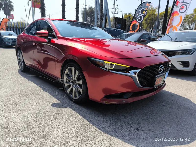 Foto Mazda 3 Sedan i Grand Touring Aut usado (2021) color MAZROJO CRISTAL METALICO precio $320,000