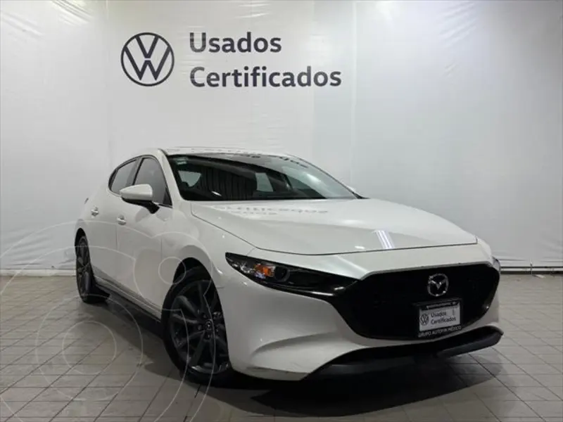 Foto Mazda 3 Sedan I Sport Aut usado (2021) color Blanco financiado en mensualidades(enganche $86,928 mensualidades desde $7,925)