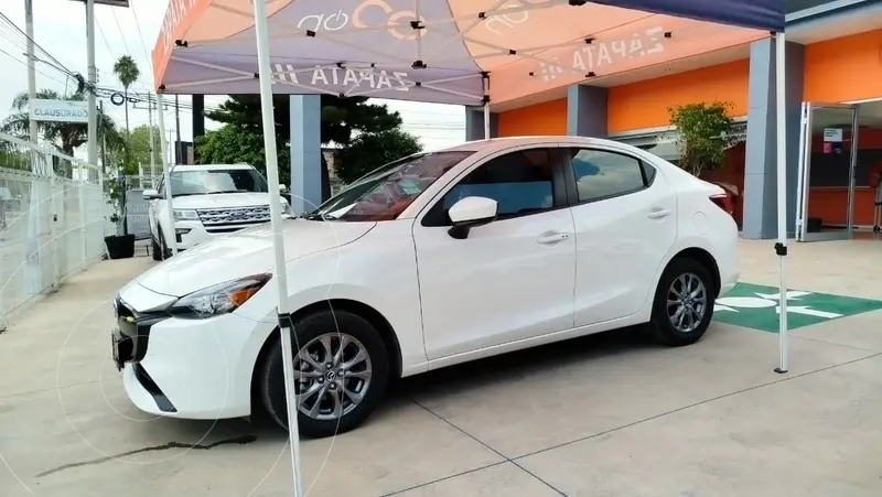 Foto Mazda 3 Sedan i Sport usado (2025) color Blanco financiado en mensualidades(enganche $80,388 mensualidades desde $6,147)