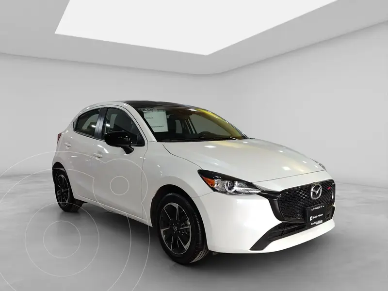 Foto Mazda 3 Sedan Signature usado (2025) color Blanco precio $375,000