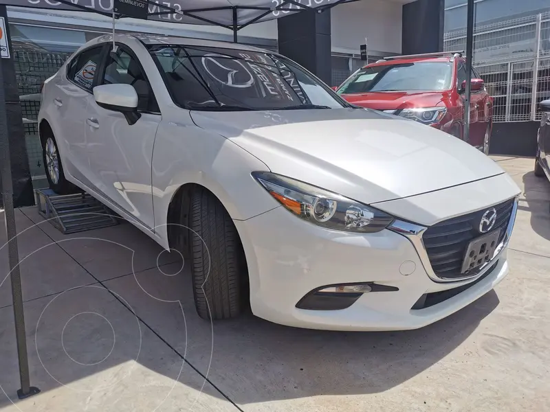 Foto Mazda 3 Sedan i Touring usado (2018) color Blanco financiado en mensualidades(enganche $81,250 mensualidades desde $8,209)