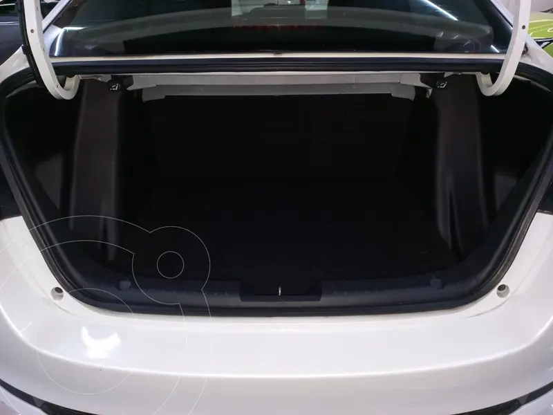 mazda 3-sedan