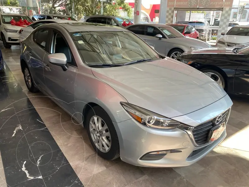 Foto Mazda 3 Sedan i Touring usado (2018) color plateado precio $289,000