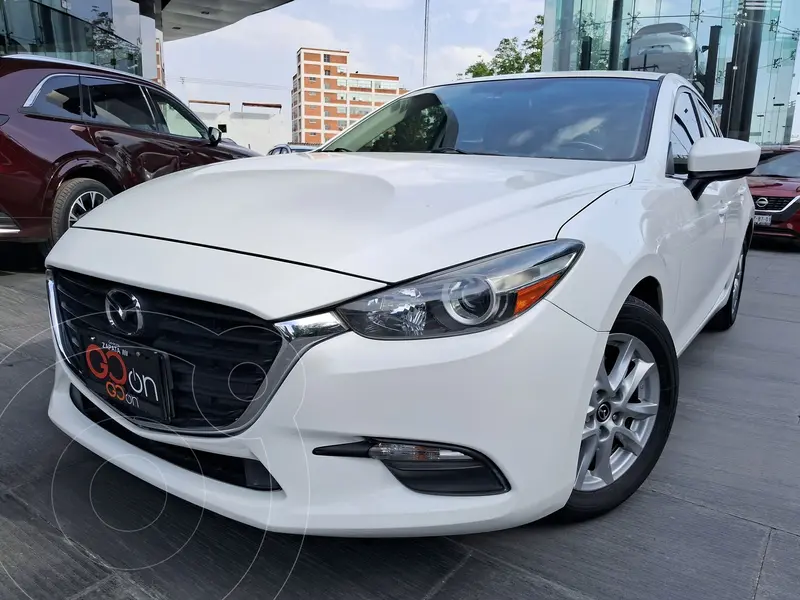 Foto Mazda 3 Sedan i Touring Aut usado (2017) color Blanco precio $235,000