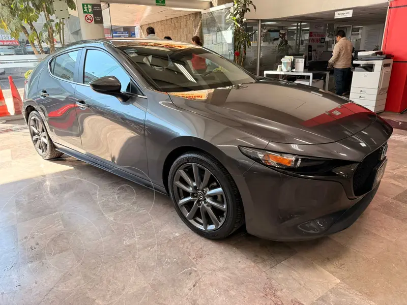Foto Mazda 3 Sedan I Sport Aut usado (2021) color Gris Oscuro precio $339,000