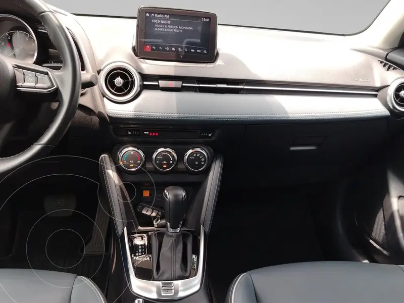 mazda 3-sedan