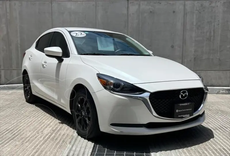 Foto Mazda 3 Sedan i Sport usado (2022) color Blanco precio $270,000