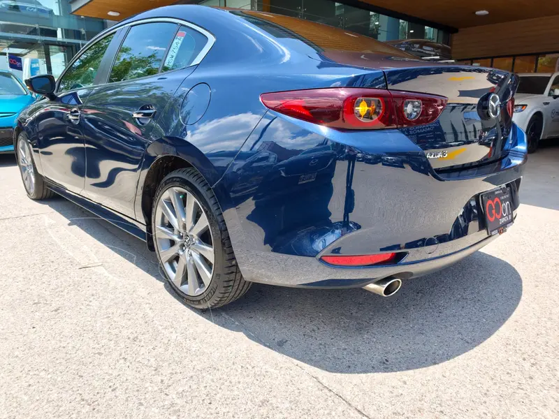mazda 3-sedan
