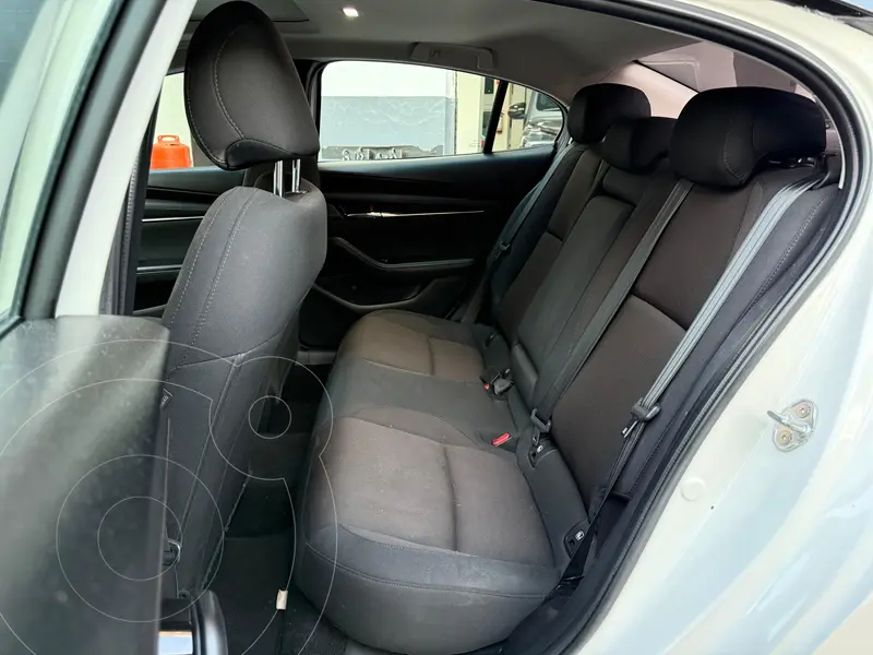 mazda 3-sedan