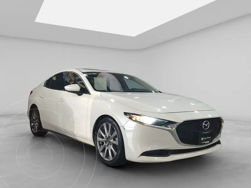 Foto Mazda 3 Sedan i Grand Touring Aut usado (2021) color Blanco precio $300,000