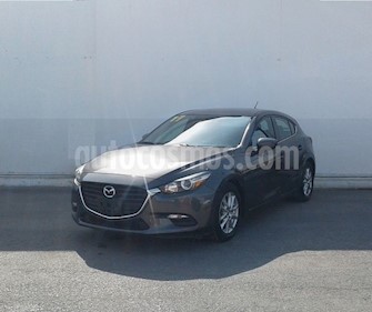 Foto Mazda 3 Sedan s Aut usado (2017) color Gris precio $224,000