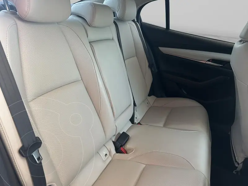 mazda 3-sedan