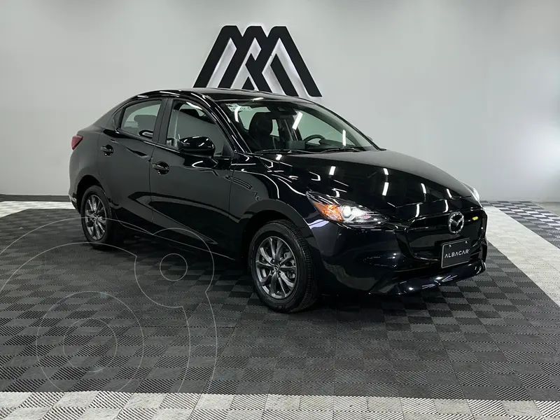 Foto Mazda 3 Sedan i Sport usado (2026) color Gris precio $297,999