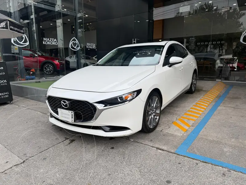 Foto Mazda 3 Sedan i Sport usado (2023) color Blanco Perla precio $313,000