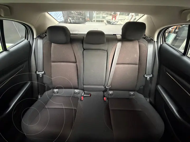 mazda 3-sedan
