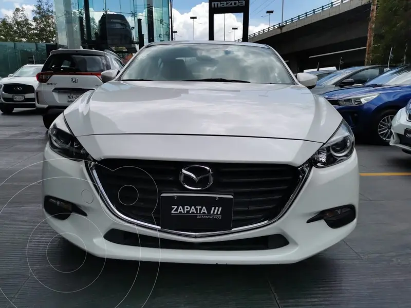 Foto Mazda 3 Sedan i Aut usado (2018) color Blanco financiado en mensualidades(enganche $72,500 mensualidades desde $7,502)