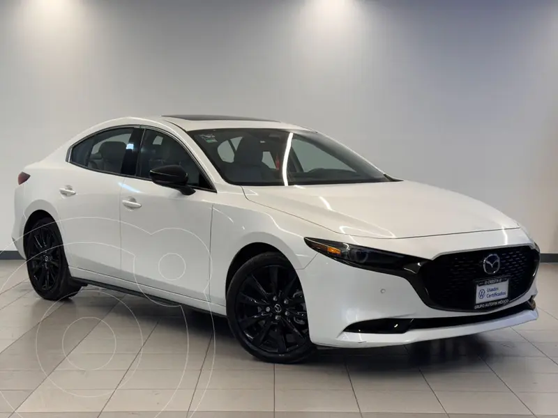 Foto Mazda 3 Sedan Signature usado (2025) color Blanco financiado en mensualidades(enganche $122,598 mensualidades desde $11,178)