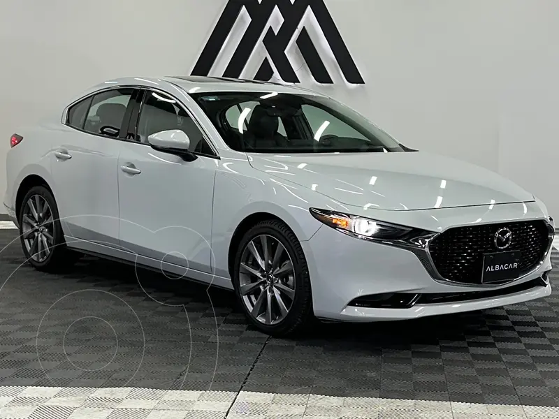 Foto Mazda 3 Sedan i Grand Touring Aut usado (2024) color Blanco precio $389,999