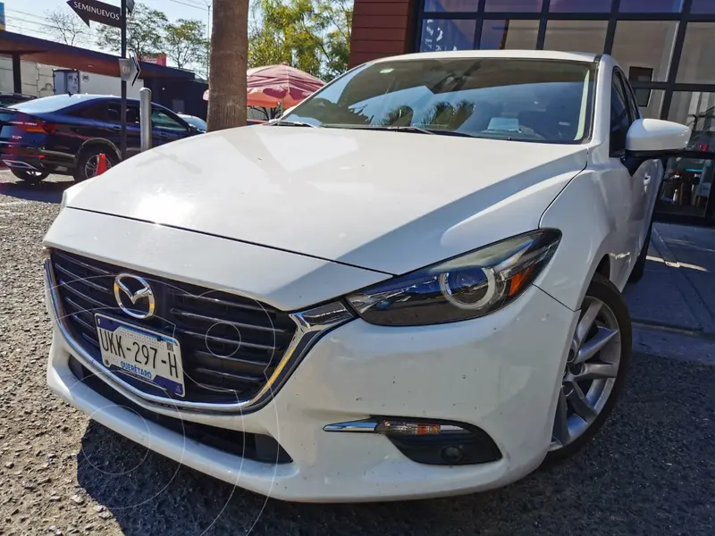 Foto Mazda 3 Sedan s Grand Touring Aut usado (2018) color Blanco Perla precio $330,000