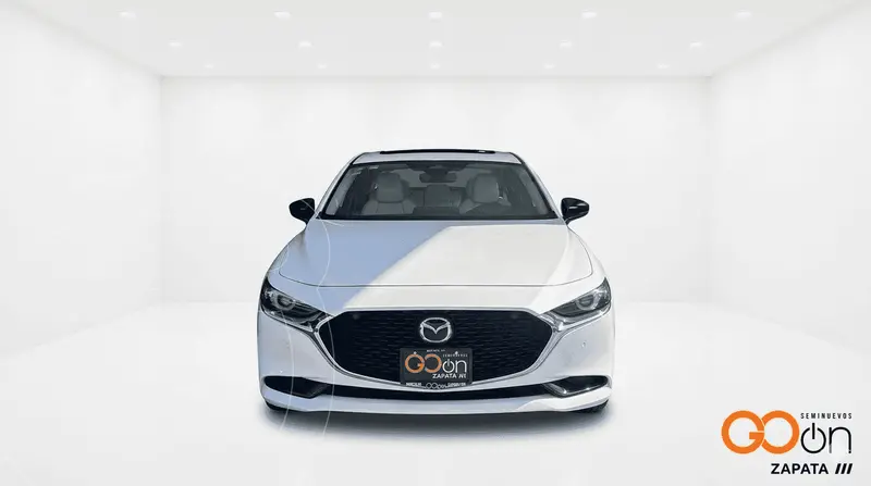Foto Mazda 3 Sedan Signature usado (2024) color MAZBLANCO APERLADO precio $440,000