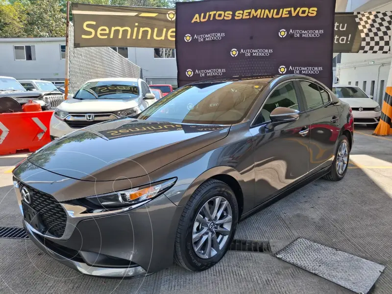 Foto Mazda 3 Sedan i usado (2025) color Gris Titanio financiado en mensualidades(enganche $66,000 mensualidades desde $7,813)
