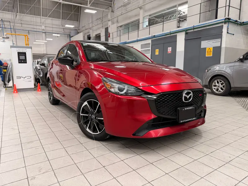 Foto Mazda 3 Sedan Signature usado (2024) color Rojo financiado en mensualidades(enganche $142,078 mensualidades desde $6,104)