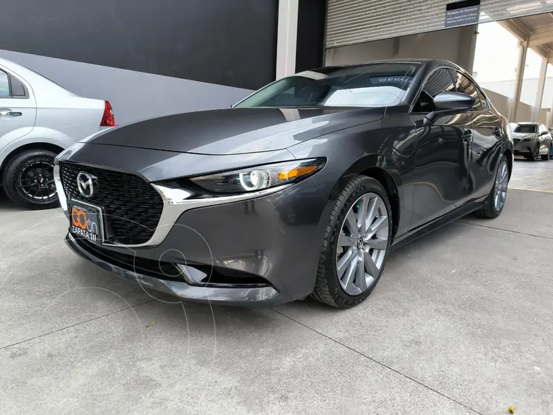 Foto Mazda 3 Sedan Signature usado (2023) color Gris precio $390,000