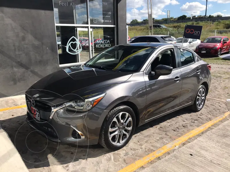 Foto Mazda 3 Sedan i Grand Touring Aut usado (2019) color Gris Oscuro financiado en mensualidades(enganche $61,312 mensualidades desde $4,689)