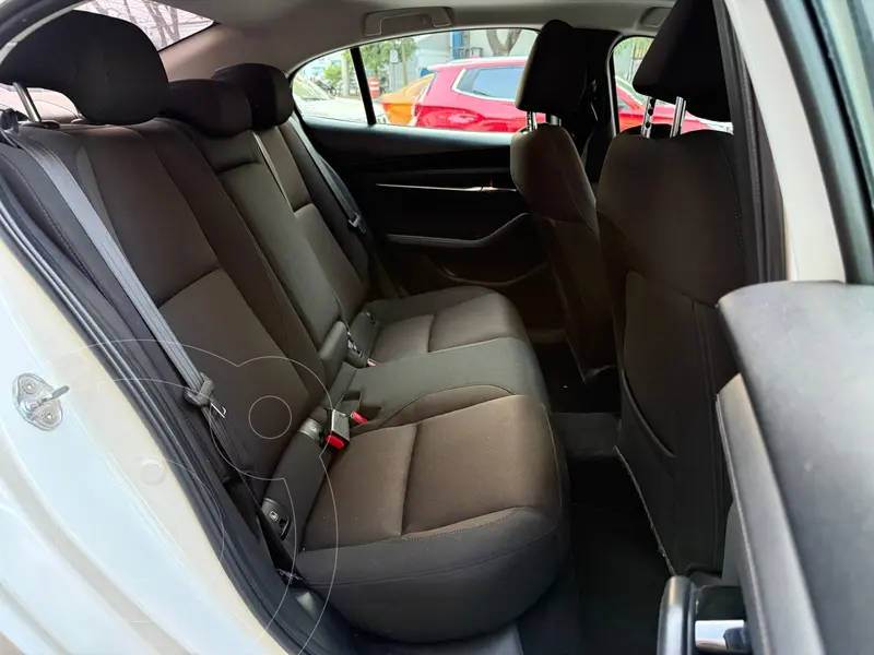 mazda 3-sedan