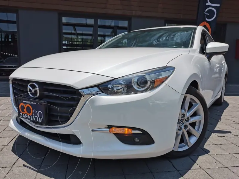 Foto Mazda 3 Sedan i Touring Aut usado (2018) color Blanco financiado en mensualidades(enganche $73,750 mensualidades desde $4,278)