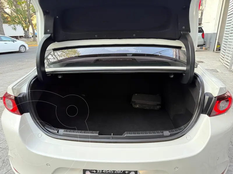 mazda 3-sedan