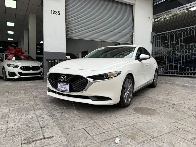 Foto Mazda 3 Sedan I Sport Aut usado (2022) color Blanco precio $334,000