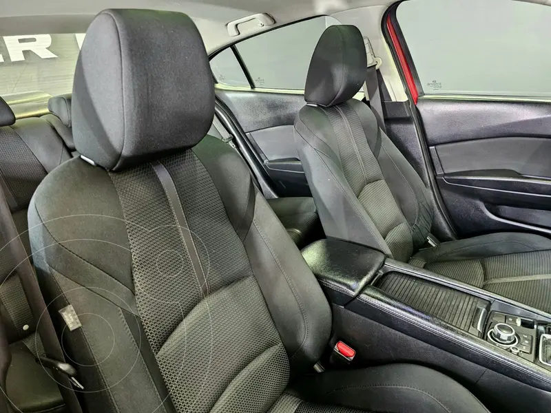 mazda 3-sedan