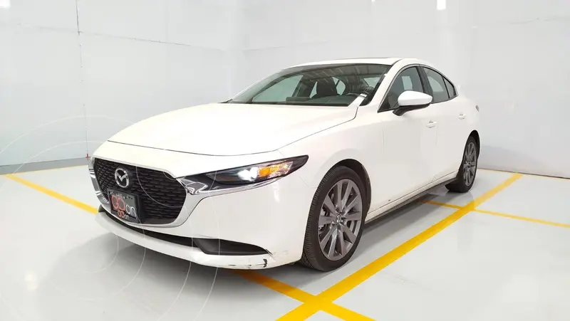 Foto Mazda 3 Sedan i Sport usado (2024) color Blanco financiado en mensualidades(enganche $95,102 mensualidades desde $7,272)