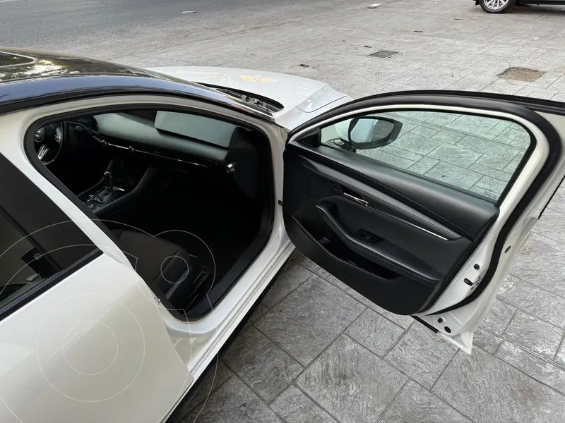 mazda 3-sedan