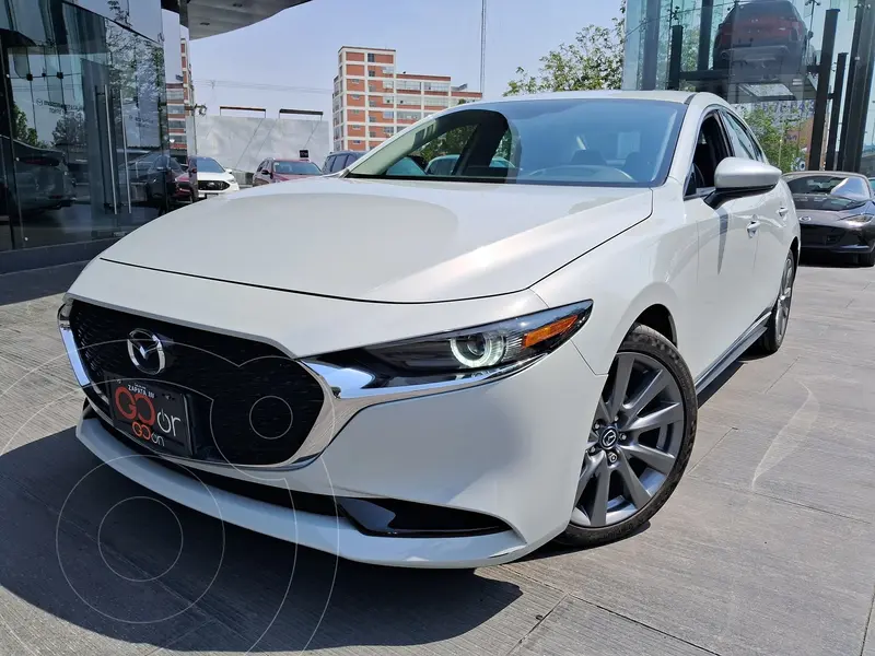 Foto Mazda 3 Sedan i Grand Touring Aut usado (2024) color plateado financiado en mensualidades(enganche $114,450 mensualidades desde $8,752)