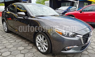 Foto Mazda 3 Sedan s Aut usado (2017) color Gris Titanio precio $260,000