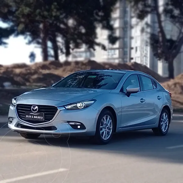Foto Mazda 3 2.0L V  SunRoof usado (2017) color Plata precio $14.900.000