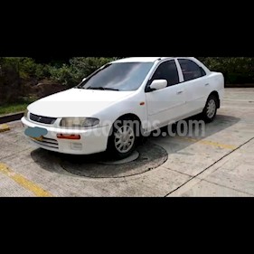 Mazda Allegro 13 Sinc usado (1997) color Blanco precio $10.500.000
