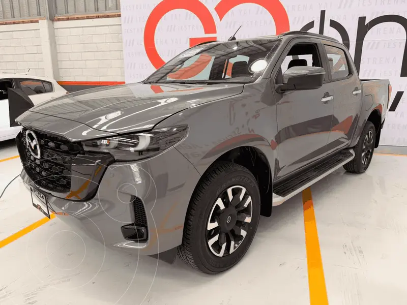 Foto Mazda BT-50 Signature usado (2025) color MAGRIS CONCRETO precio $645,000