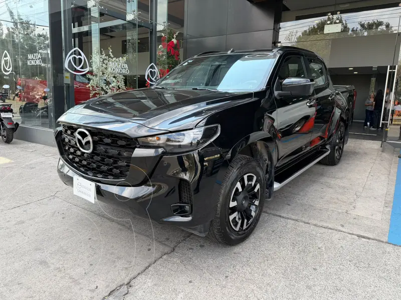 Foto Mazda BT-50 Signature usado (2025) color Negro precio $677,000